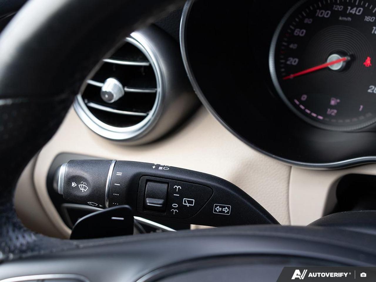 2019 Mercedes GLC 300 FRONT DUAL A/C | KEYLESS ENTRY | TURN SIGNAL INDIC Photo