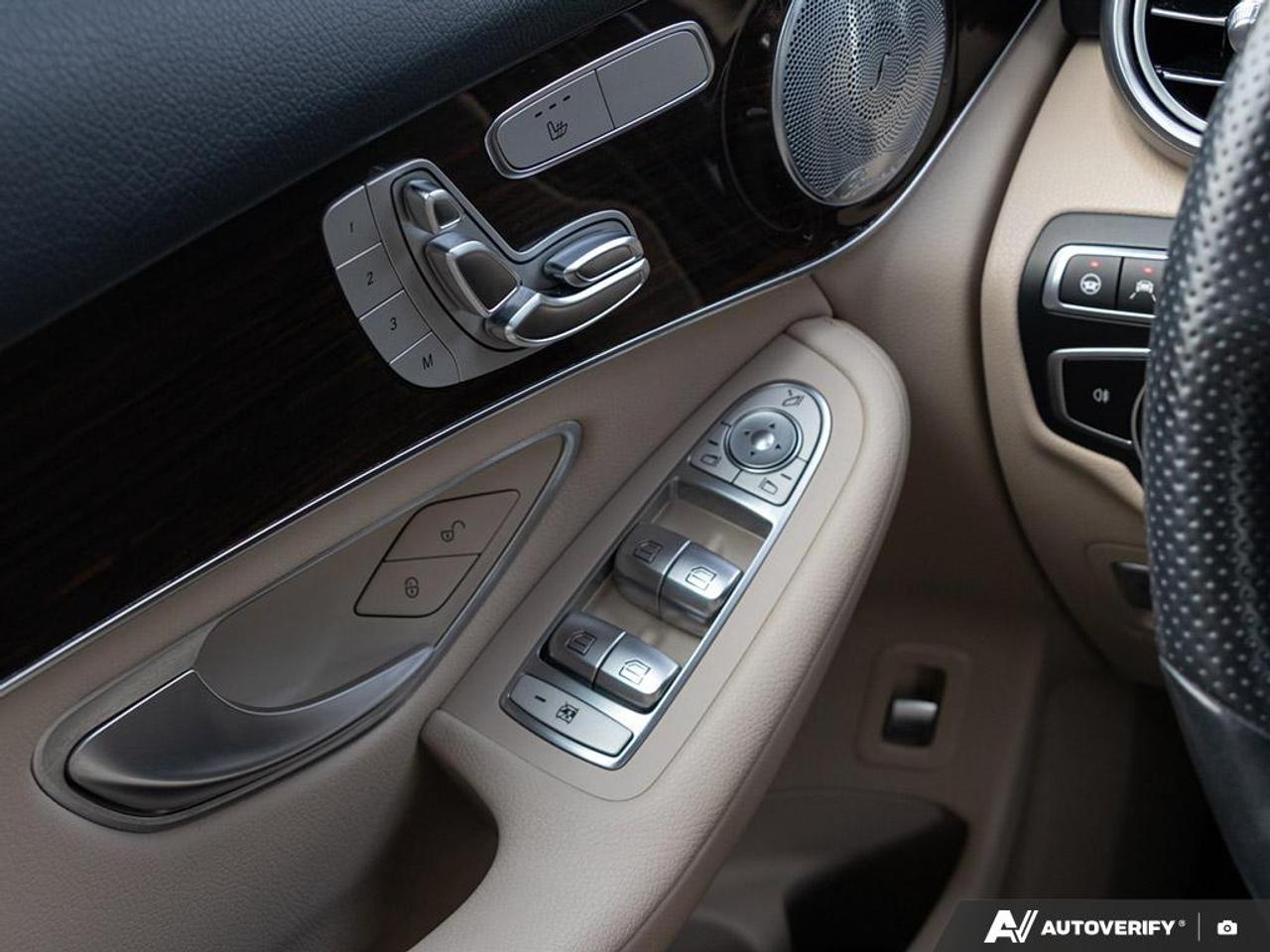 2019 Mercedes GLC 300 FRONT DUAL A/C | KEYLESS ENTRY | TURN SIGNAL INDIC Photo