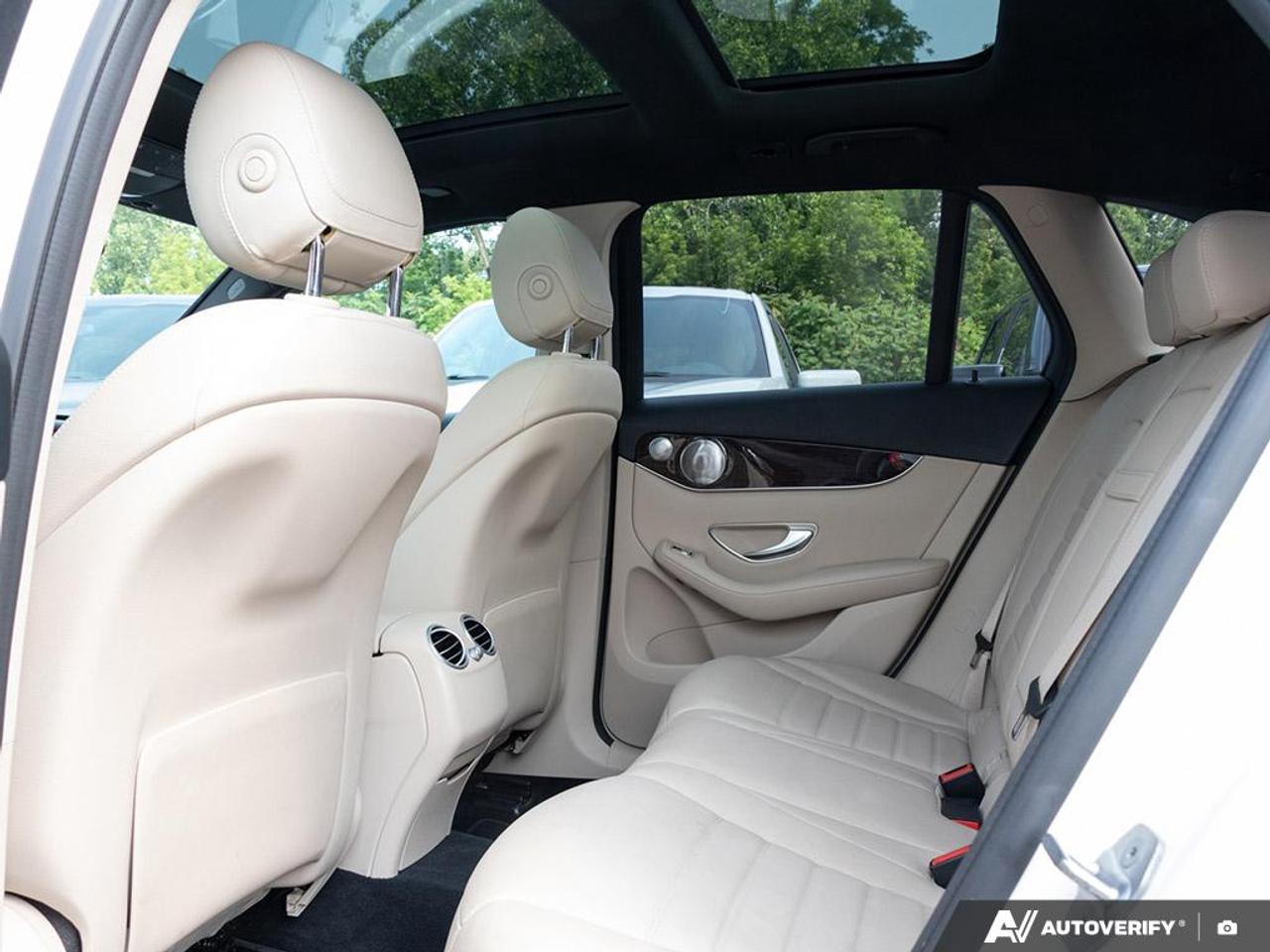 2019 Mercedes GLC 300 FRONT DUAL A/C | KEYLESS ENTRY | TURN SIGNAL INDIC Photo