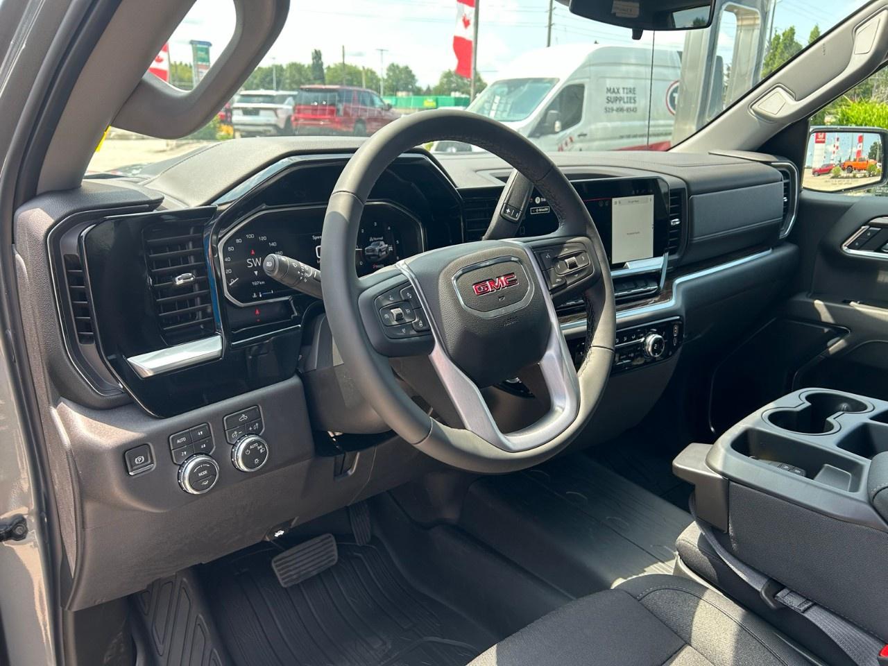2026 GMC Sierra 1500 Crew Cab Short Box 4-Wheel Drive SLE Photo