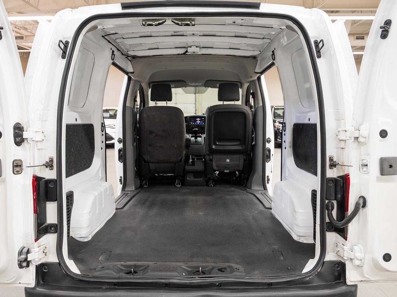 2021 Nissan NV200 SV | Dual Doors | Backup Camera | CarPlay