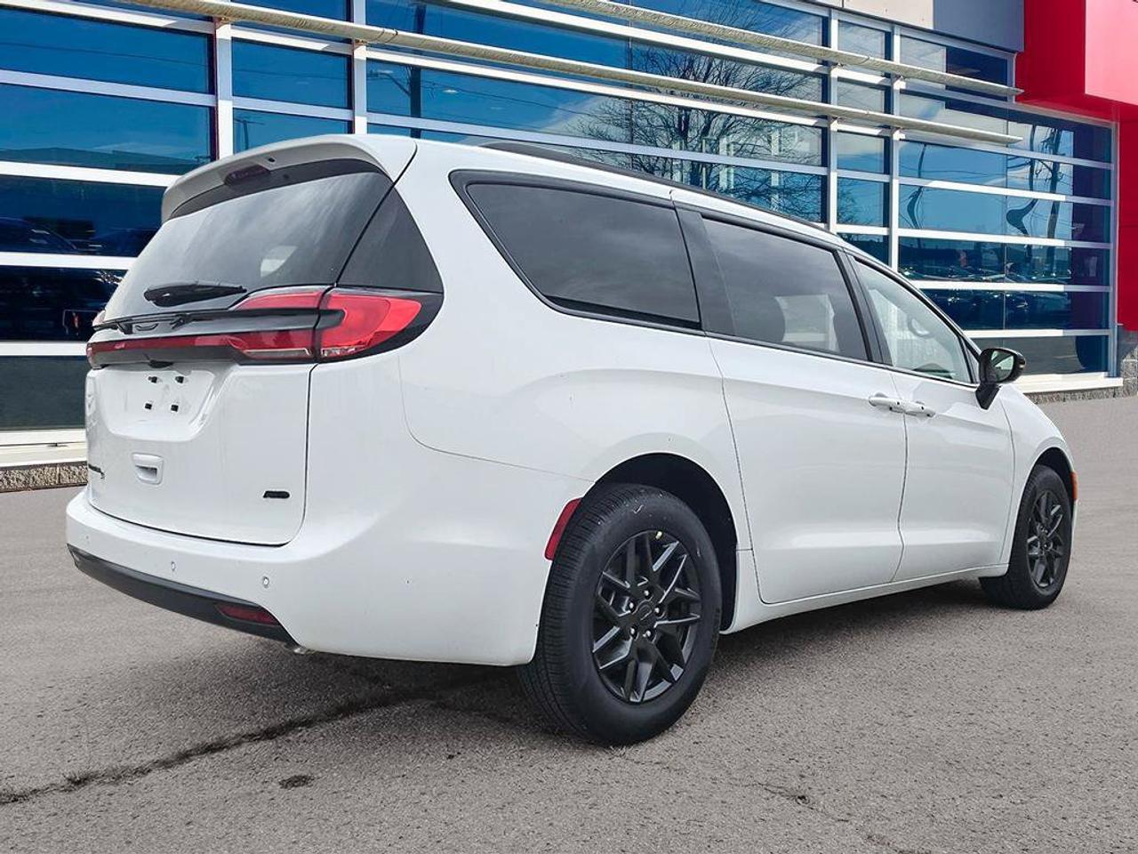 2027 Chrysler Pacifica Select|AWD|S AppearancePKG|Safety PKG| Photo