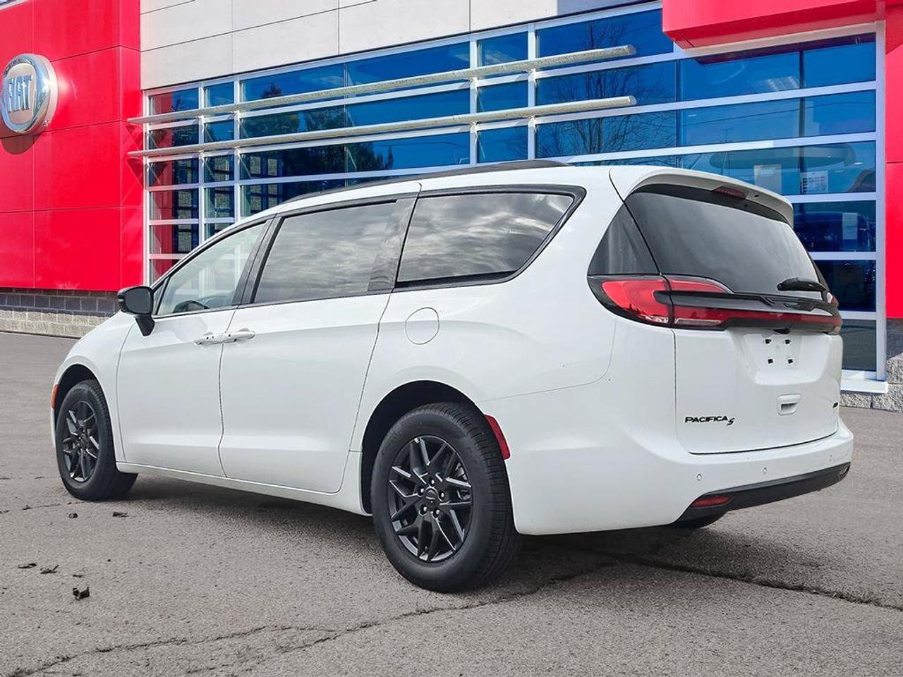 2027 Chrysler Pacifica Select|AWD|S AppearancePKG|Safety PKG| Photo