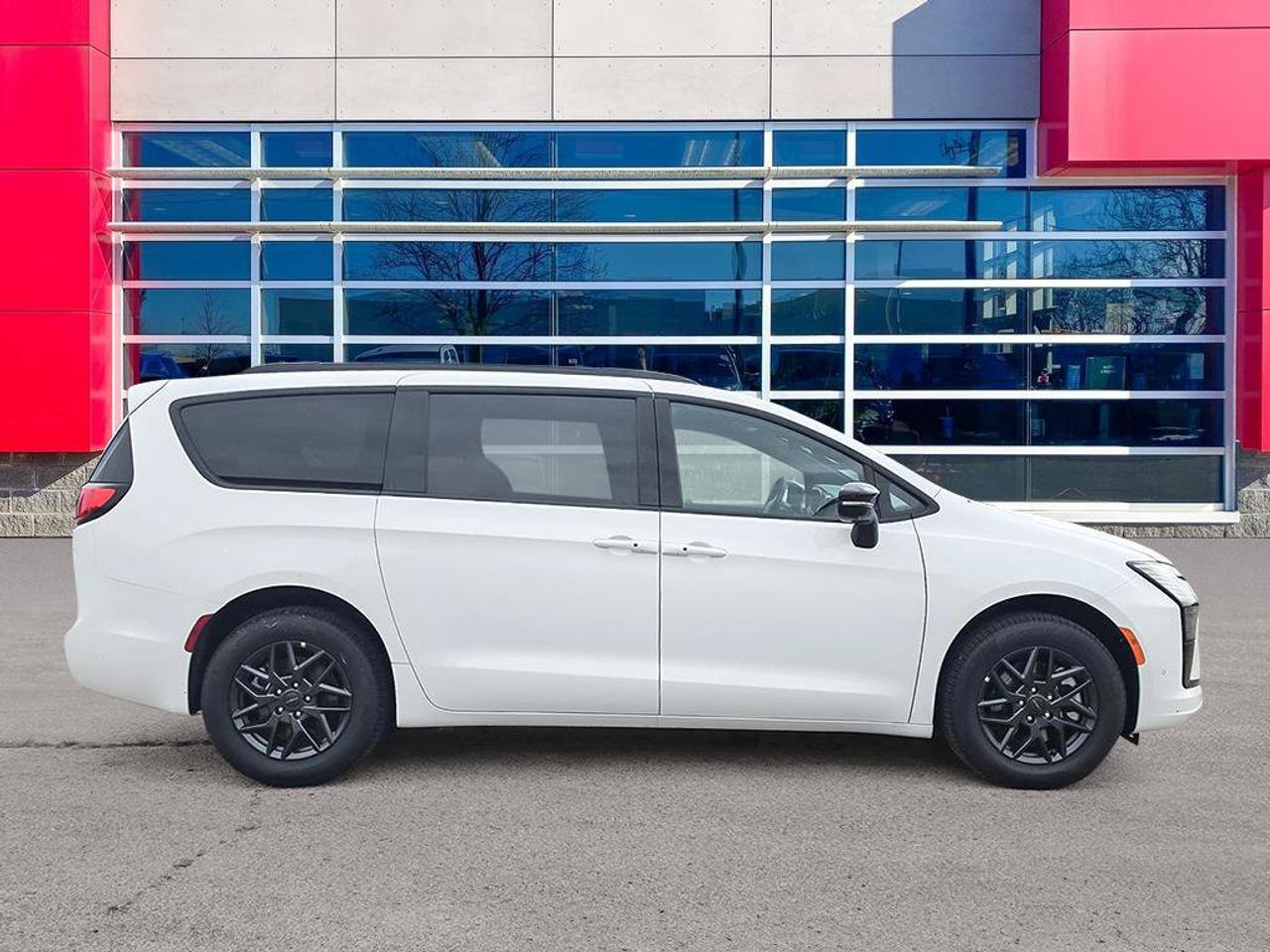 2027 Chrysler Pacifica Select|AWD|S AppearancePKG|Safety PKG| Photo
