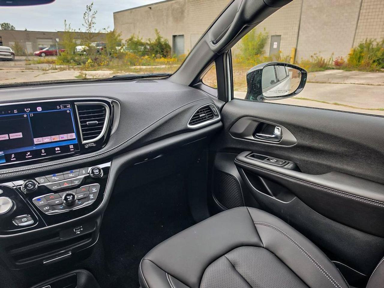 2027 Chrysler Pacifica Select|AWD|S AppearancePKG|Safety PKG| Photo