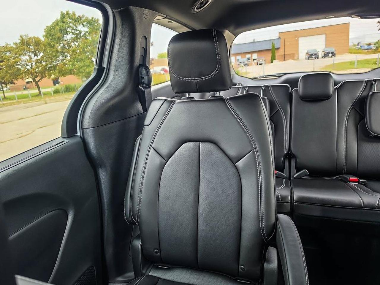 2027 Chrysler Pacifica Select|AWD|S AppearancePKG|Safety PKG| Photo