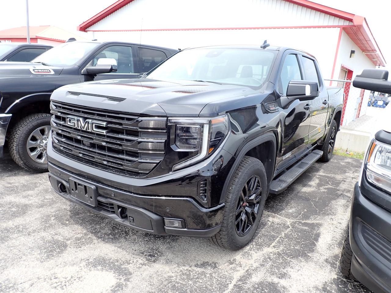 2025 GMC Sierra 1500 Elevation 4WD CREW CAB  *DIESEL* Photo