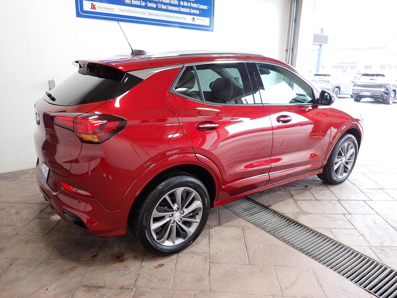 2022 Buick Encore GX Essence 4WD 4DR LEATHER NAVI SUNROOF Photo