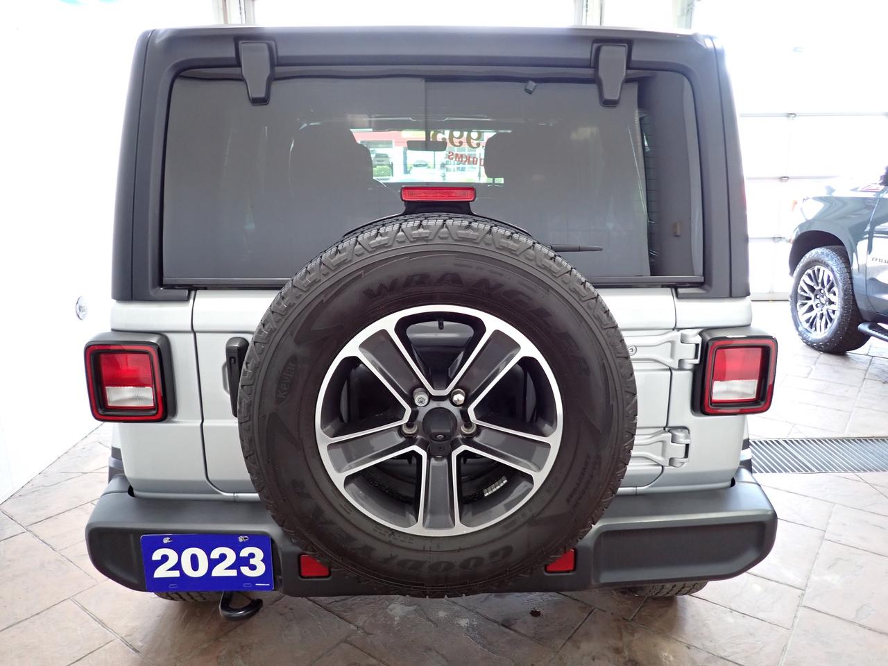 2023 Jeep Wrangler Sahara 4DR 4X4 NAVI Photo2