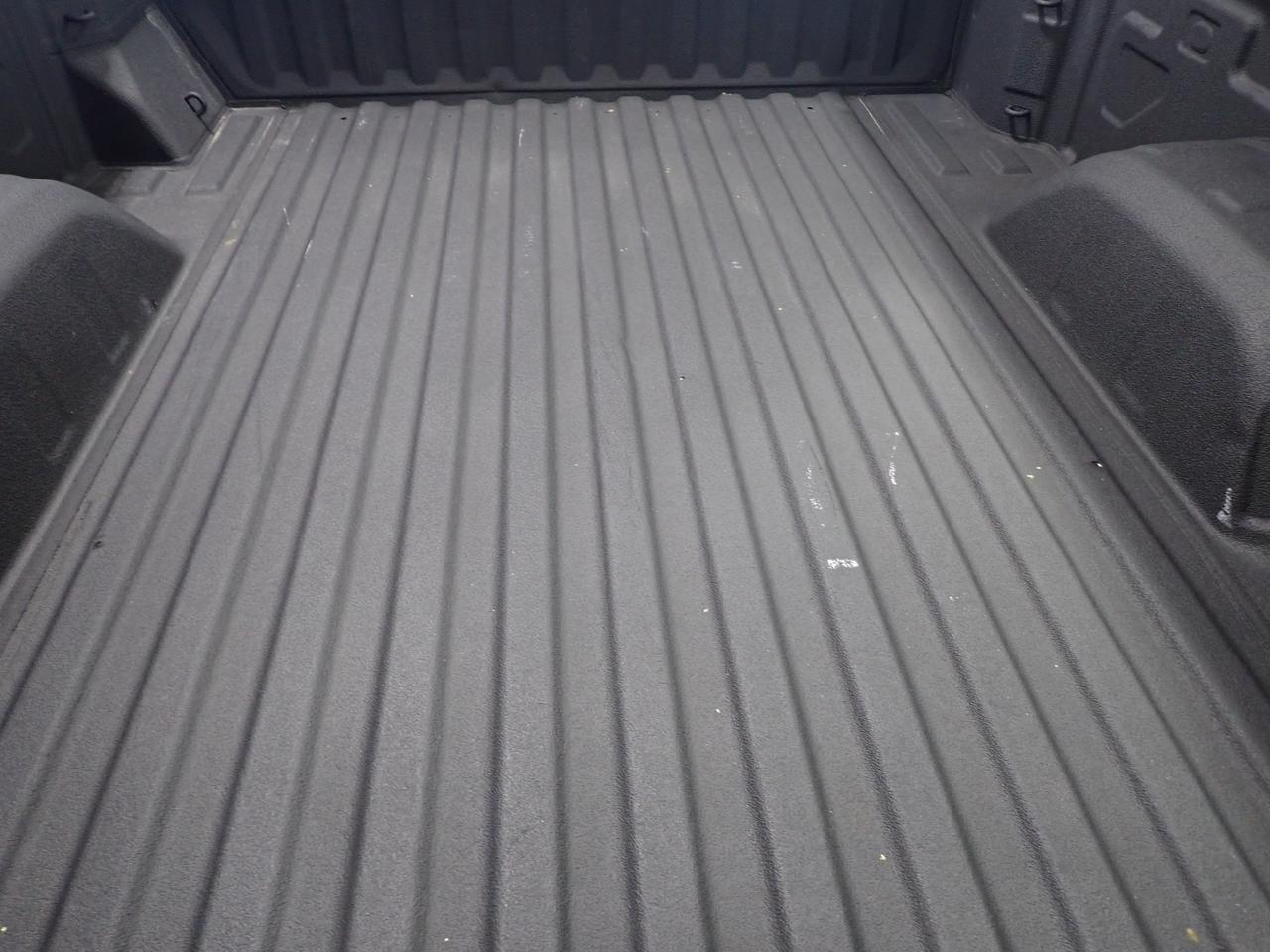 2023 Chevrolet Silverado 1500 LT 4WD CREW CAB 6.5 BOX Photo3