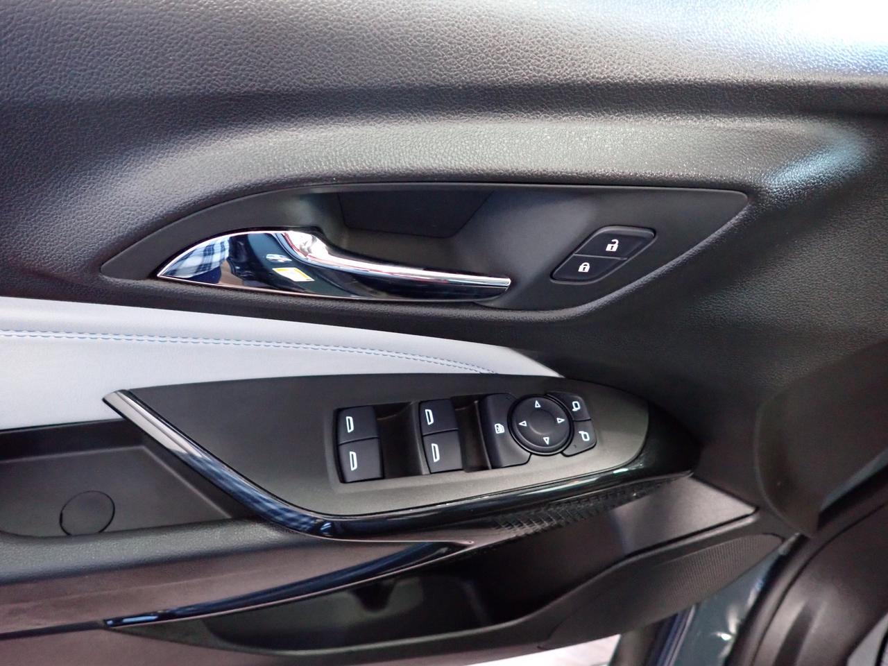 2025 Chevrolet Trax LT FWD 4DR Photo