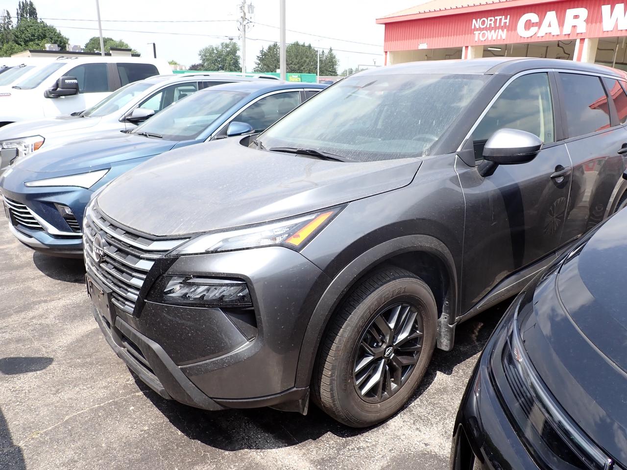2024 Nissan Rogue SLE AWD 4DR Photo