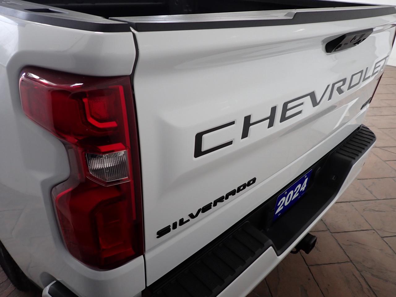 2024 Chevrolet Silverado 1500 RST 4WD CREW CAB NAVI Z71 Photo