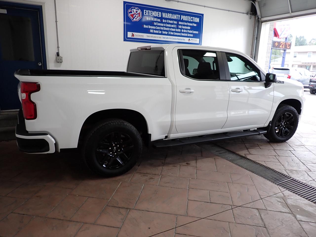 2024 Chevrolet Silverado 1500 RST 4WD CREW CAB NAVI Z71 Photo1
