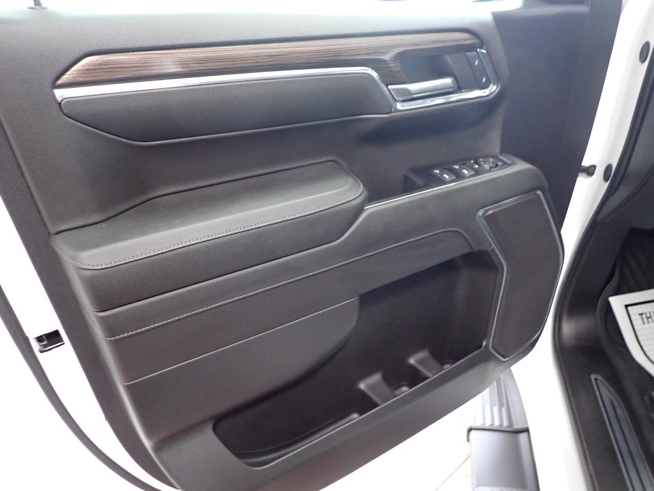 2024 Chevrolet Silverado 1500 RST 4WD CREW CAB NAVI Z71 Photo