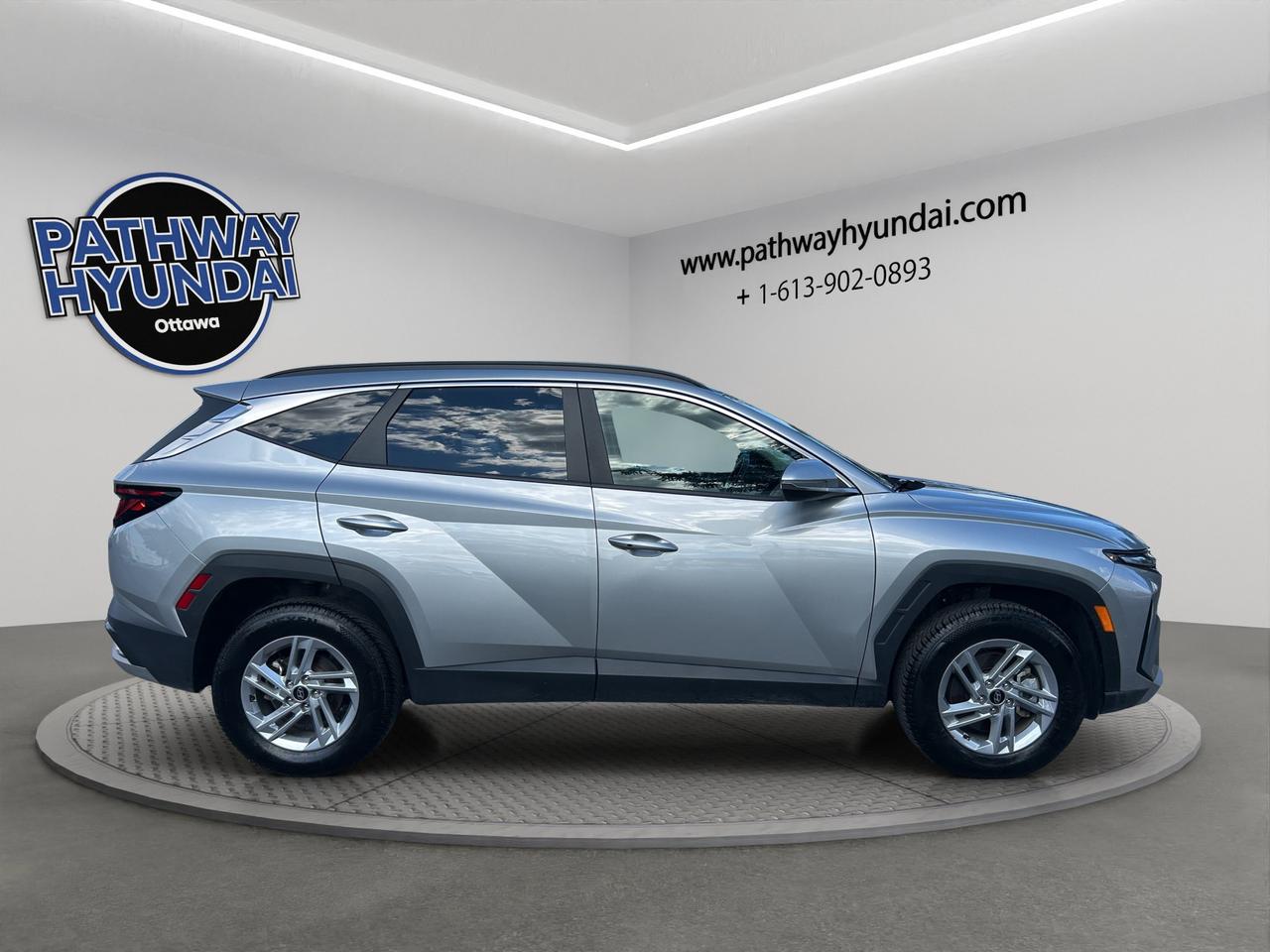 2025 Hyundai Tucson Preferred |  All-Wheel Drive (AWD) | Adaptive Cruise Control | Blind-Spot Collision Warning | Photo