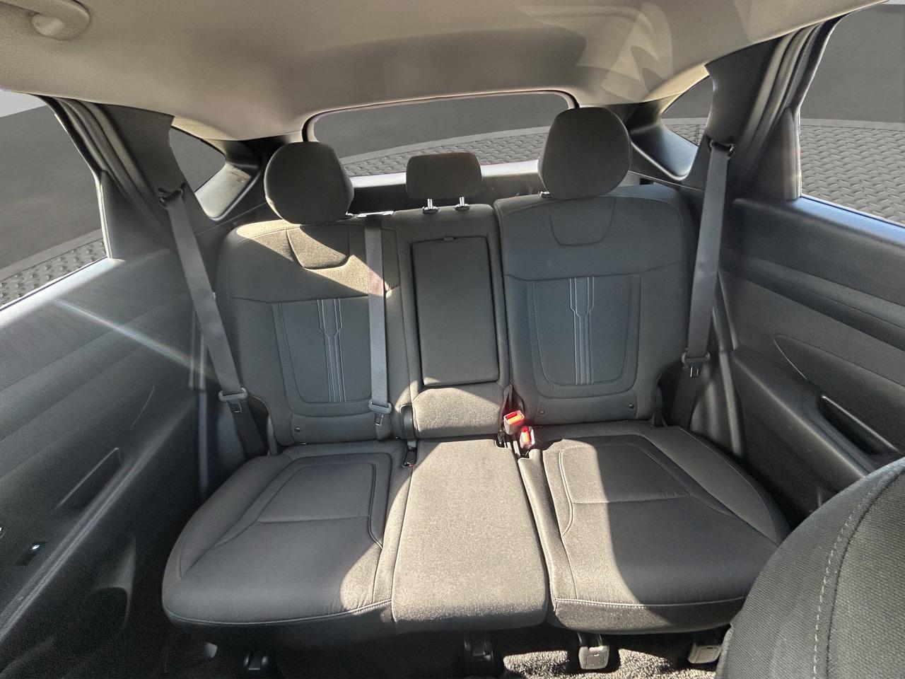 2025 Hyundai Tucson Preferred |  All-Wheel Drive (AWD) | Adaptive Cruise Control | Blind-Spot Collision Warning | Photo