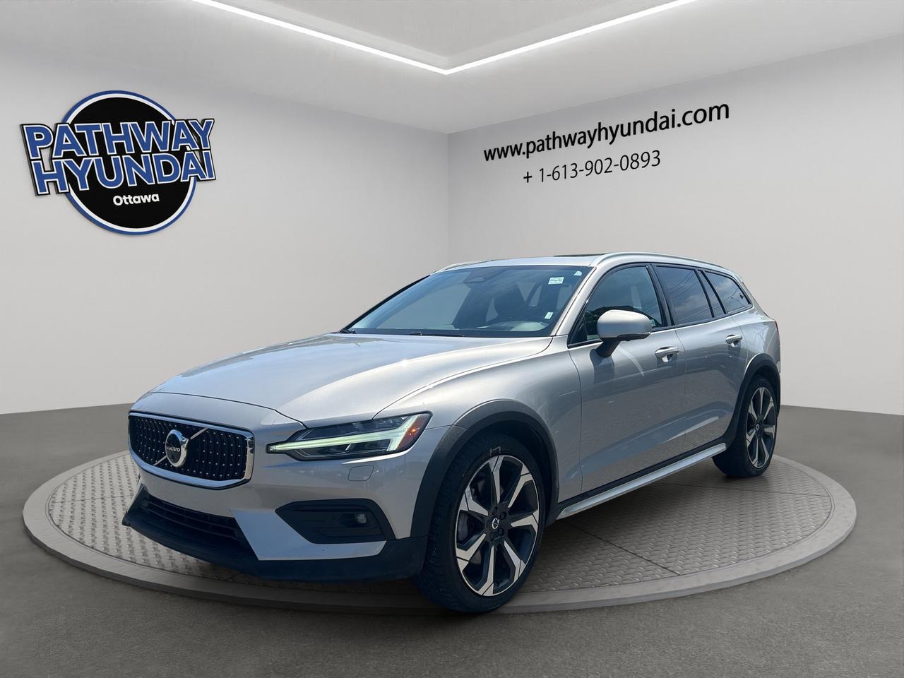2024 Volvo V60 Cross Country | Reverse Cam | Heated Seats Photo