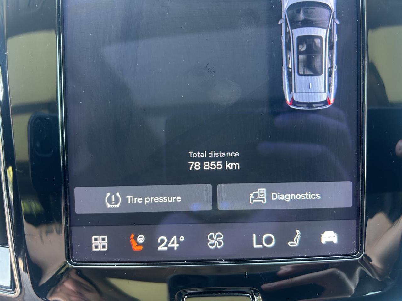 2024 Volvo V60 Cross Country | Reverse Cam | Heated Seats Photo