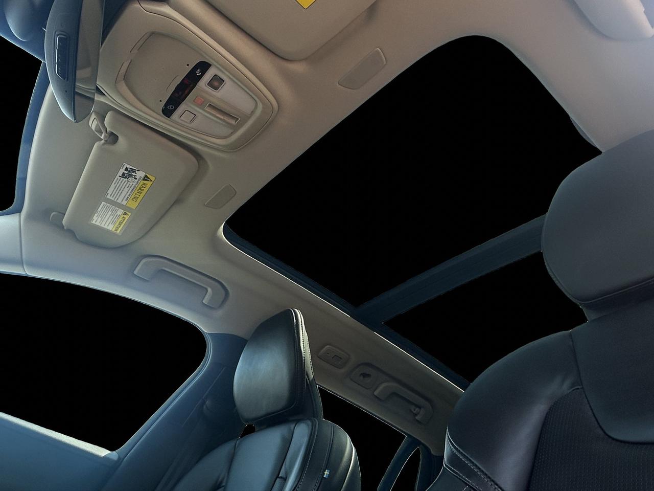 2024 Volvo V60 Cross Country | Reverse Cam | Heated Seats Photo