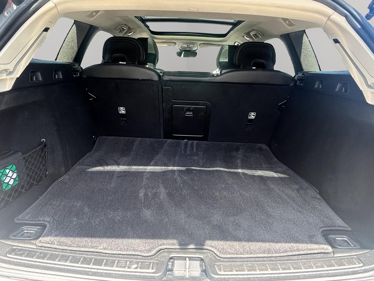 2024 Volvo V60 Cross Country | Reverse Cam | Heated Seats Photo