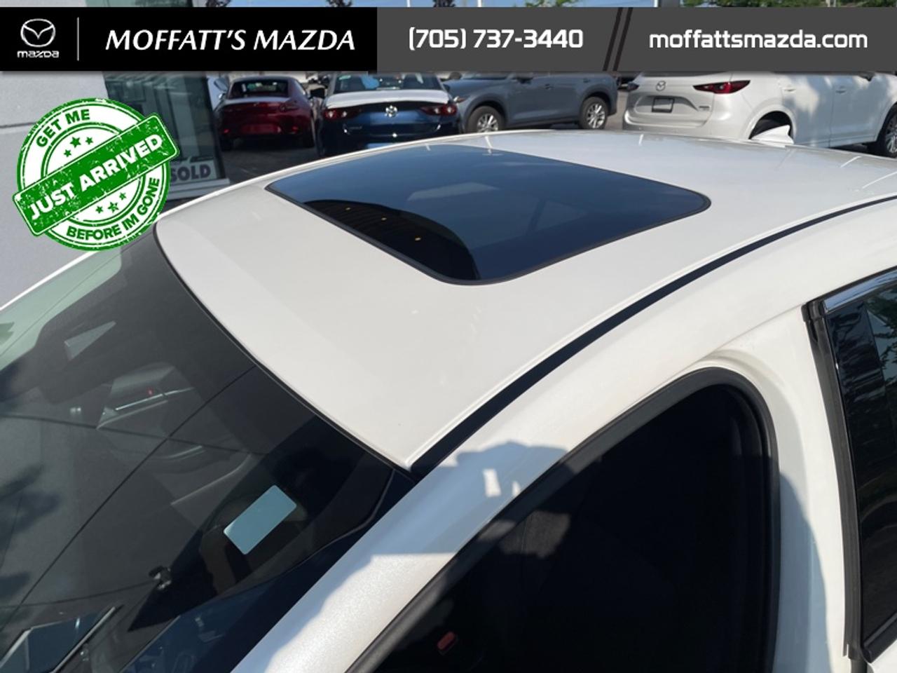 2023 Mazda MAZDA3 GT Photo