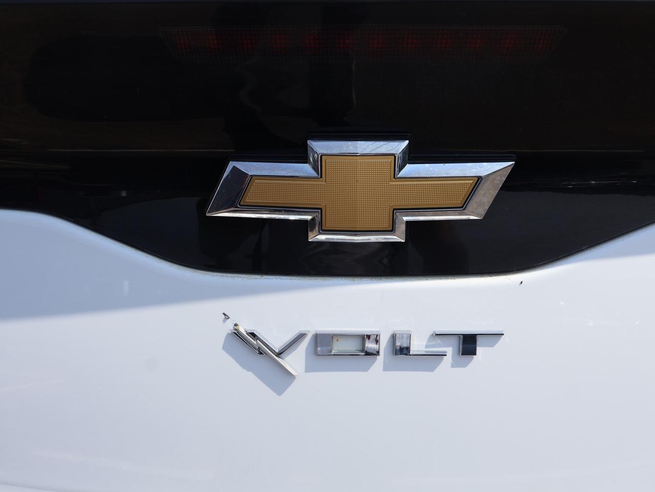 2017 Chevrolet Volt LT CERTIFIED CAMERA BLUETOOTH HEATED SEATS CRUISE ALLOYS Photo