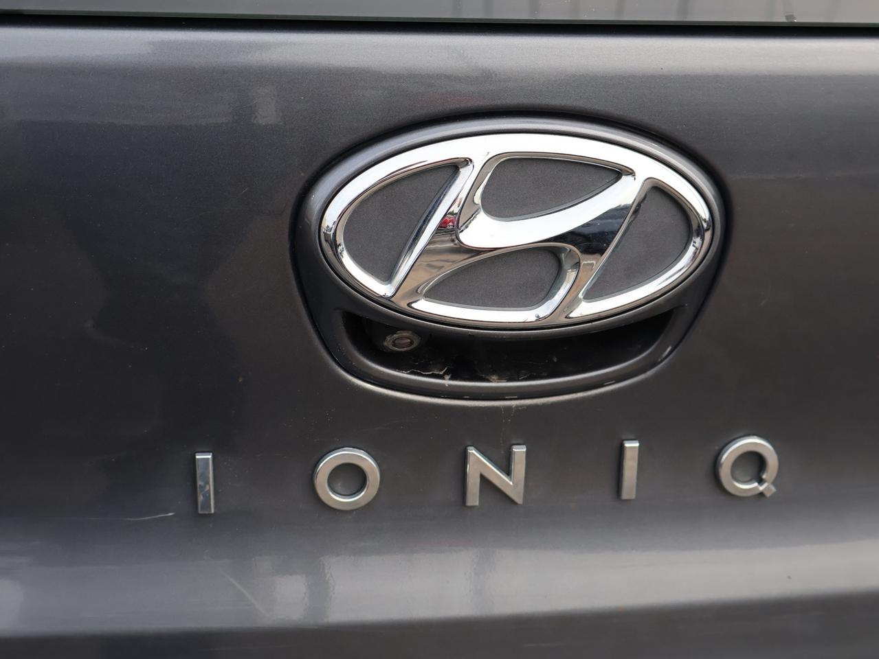 2019 Hyundai Ioniq Hybrid ESSENTIAL CERTIFIED *ACCIDENT FREE*HYUNDAI MAINTAIN* CAMERA BLUETOOTH HEATED SEATS CRUISE ALLOYS Photo