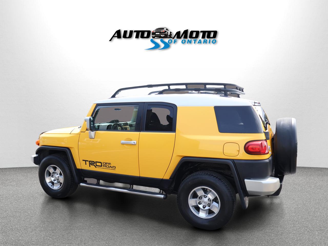 2008 Toyota FJ Cruiser 4WD AT *ACCIDENT FREE* CRUISE CONTROL ALLOYS RUNNING BOARDS Photo