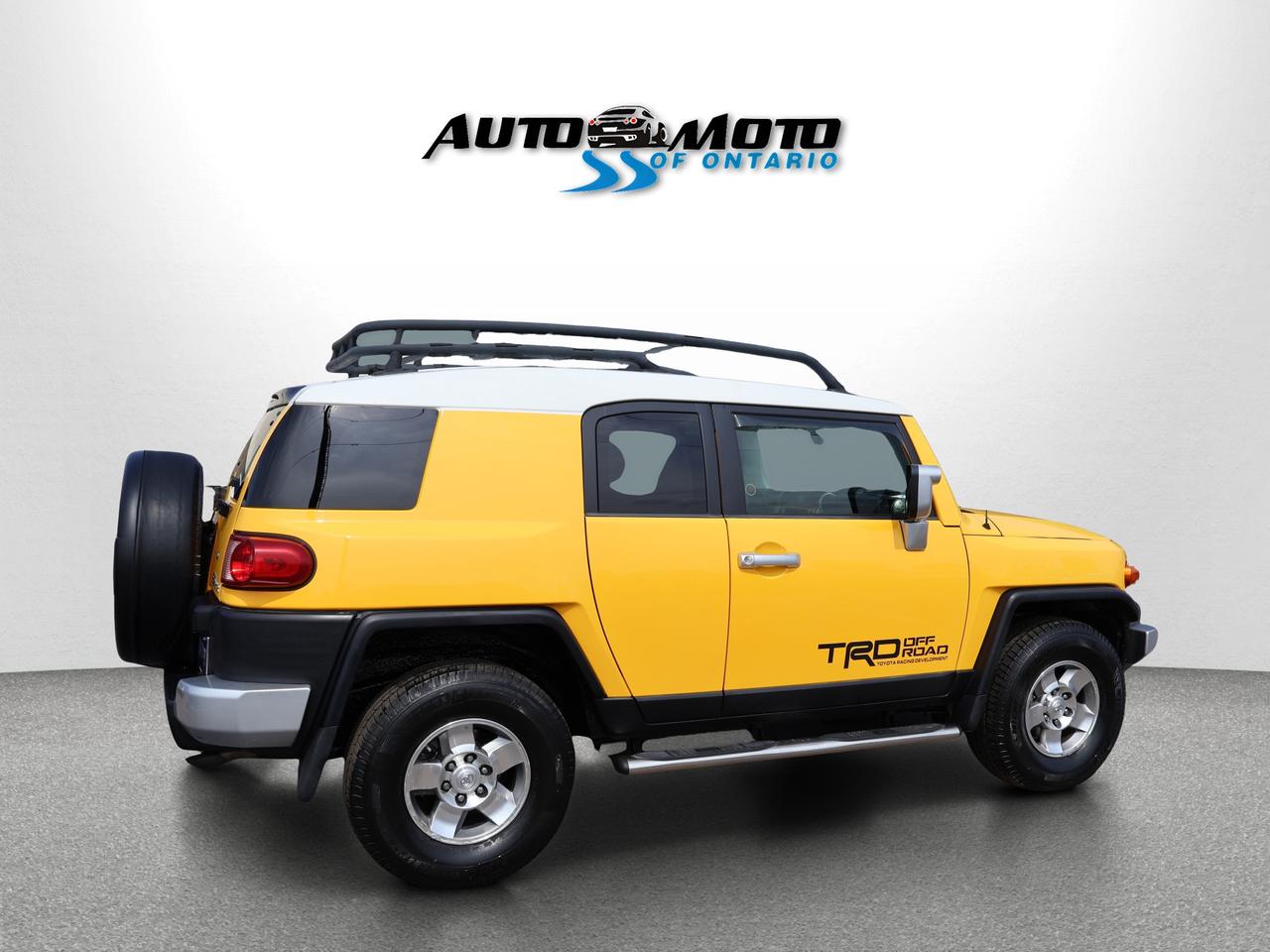 2008 Toyota FJ Cruiser 4WD AT *ACCIDENT FREE* CRUISE CONTROL ALLOYS RUNNING BOARDS Photo