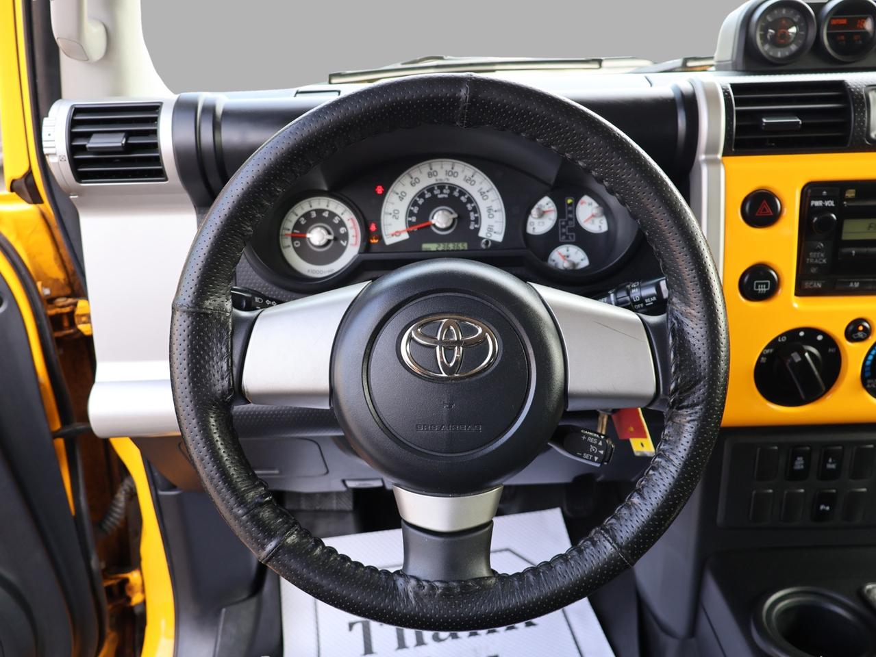 2008 Toyota FJ Cruiser 4WD AT *ACCIDENT FREE* CRUISE CONTROL ALLOYS RUNNING BOARDS Photo