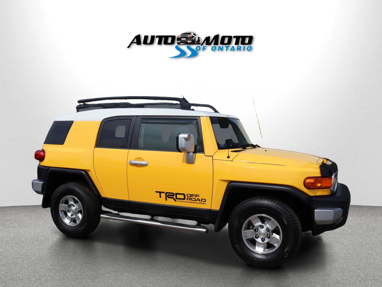 2008 Toyota FJ Cruiser 4WD AT *ACCIDENT FREE* CRUISE CONTROL ALLOYS RUNNING BOARDS Photo