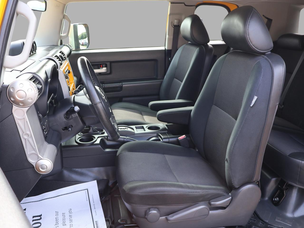 2008 Toyota FJ Cruiser 4WD AT *ACCIDENT FREE* CRUISE CONTROL ALLOYS RUNNING BOARDS Photo