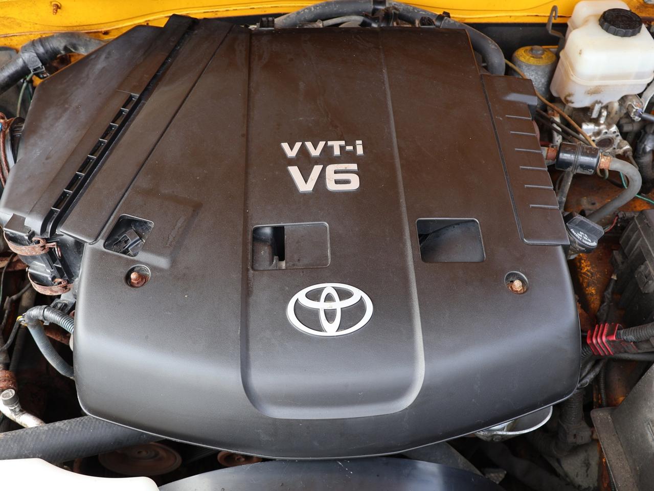2008 Toyota FJ Cruiser 4WD AT *ACCIDENT FREE* CRUISE CONTROL ALLOYS RUNNING BOARDS Photo