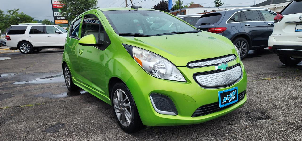 2015 Chevrolet Spark EV LT Photo3