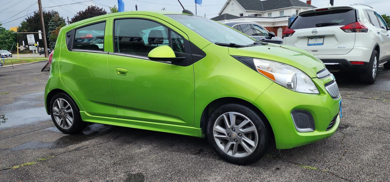 2015 Chevrolet Spark EV LT Photo2
