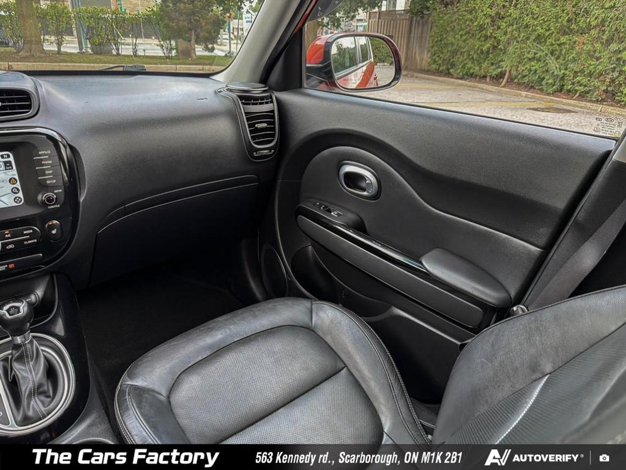 2018 Kia Soul EX Premium Leather/ Apple CarPlay / Camera Loaded! Photo