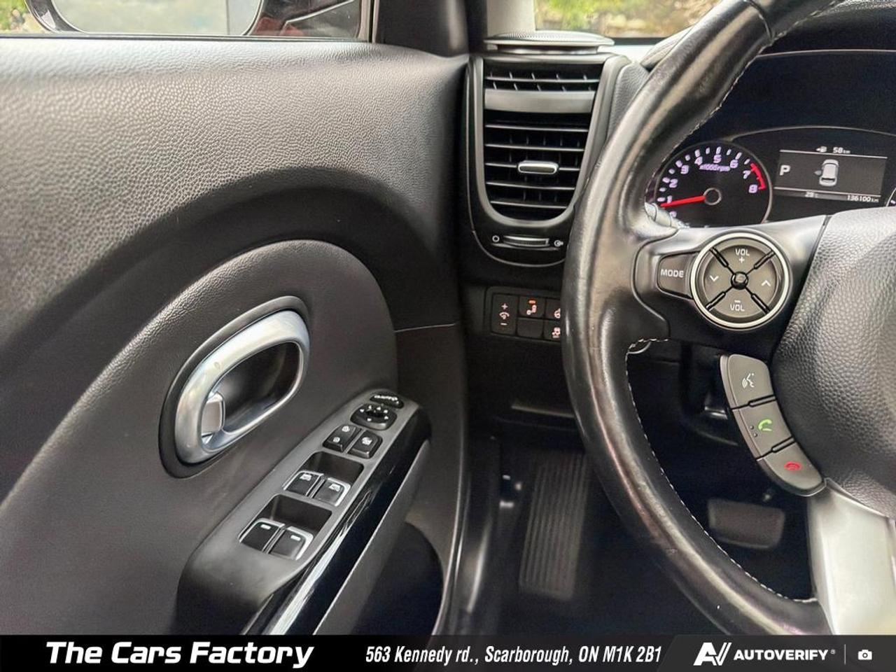 2018 Kia Soul EX Premium Leather/ Apple CarPlay / Camera Loaded! Photo