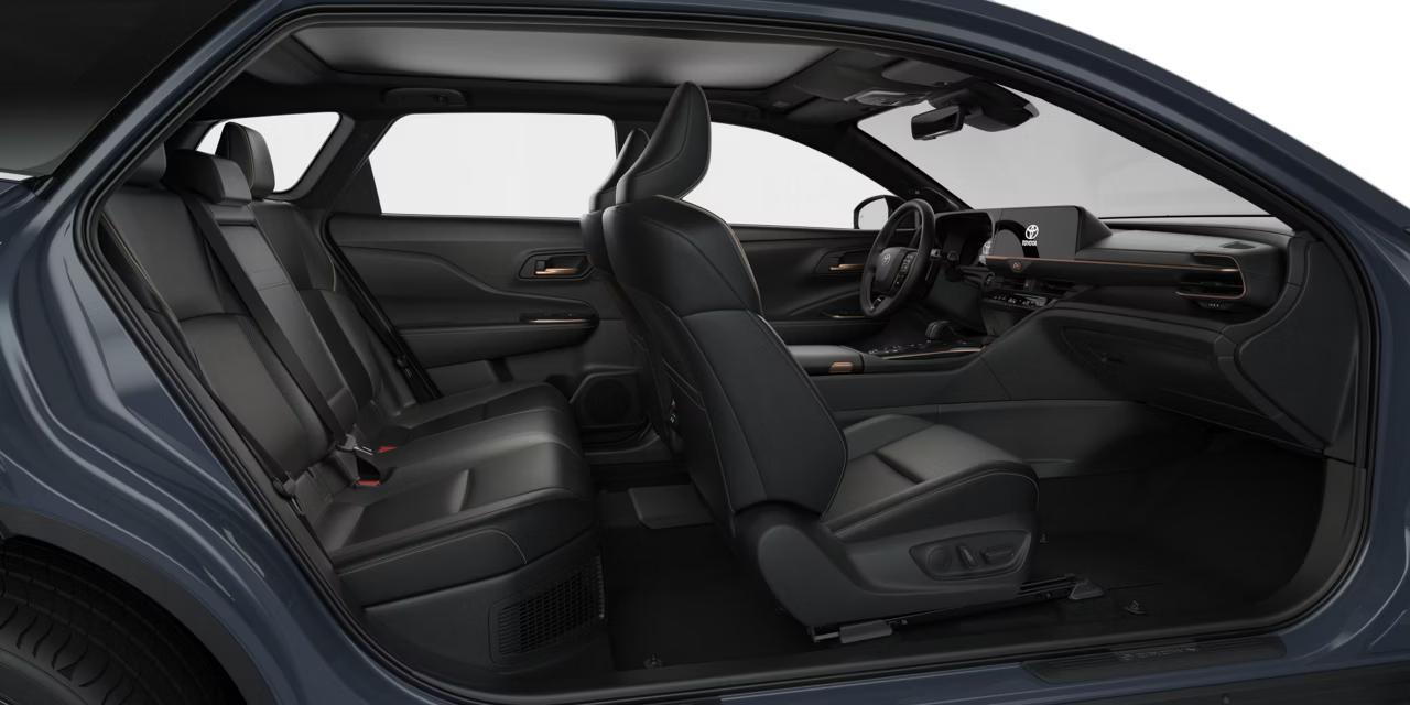 2026 Toyota Crown Signia LIMITED ADVANCED TECHNOLOGY PACKAGE Photo