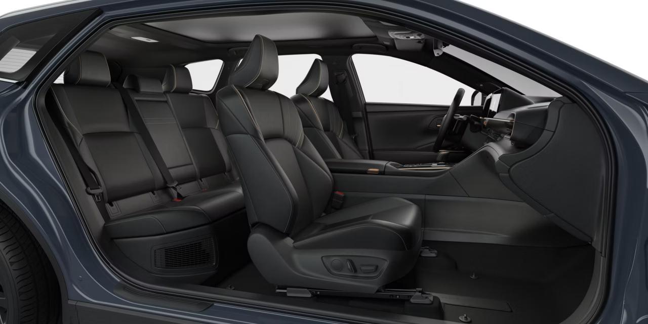 2026 Toyota Crown Signia LIMITED ADVANCED TECHNOLOGY PACKAGE Photo