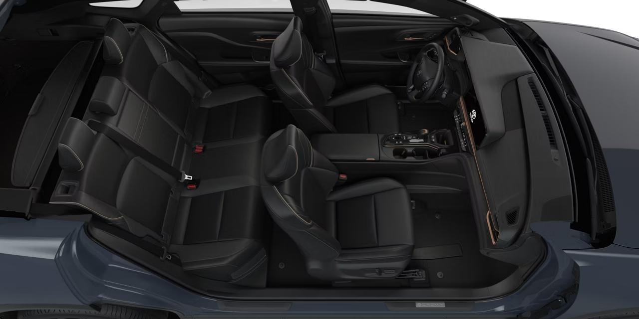 2026 Toyota Crown Signia LIMITED ADVANCED TECHNOLOGY PACKAGE Photo