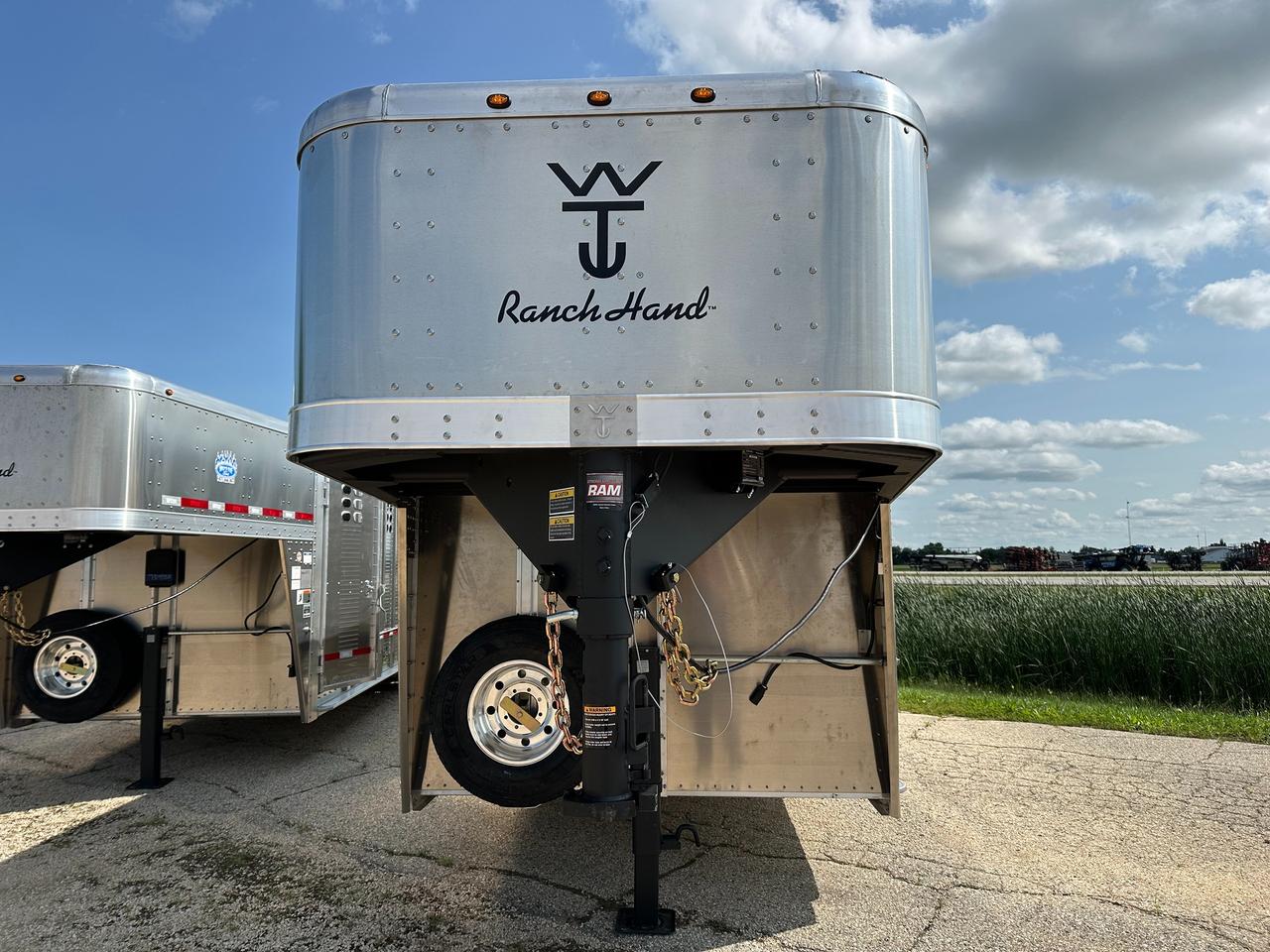 2027 Wilson Livestock 24' Wilson Ranch Hand Trailer Photo