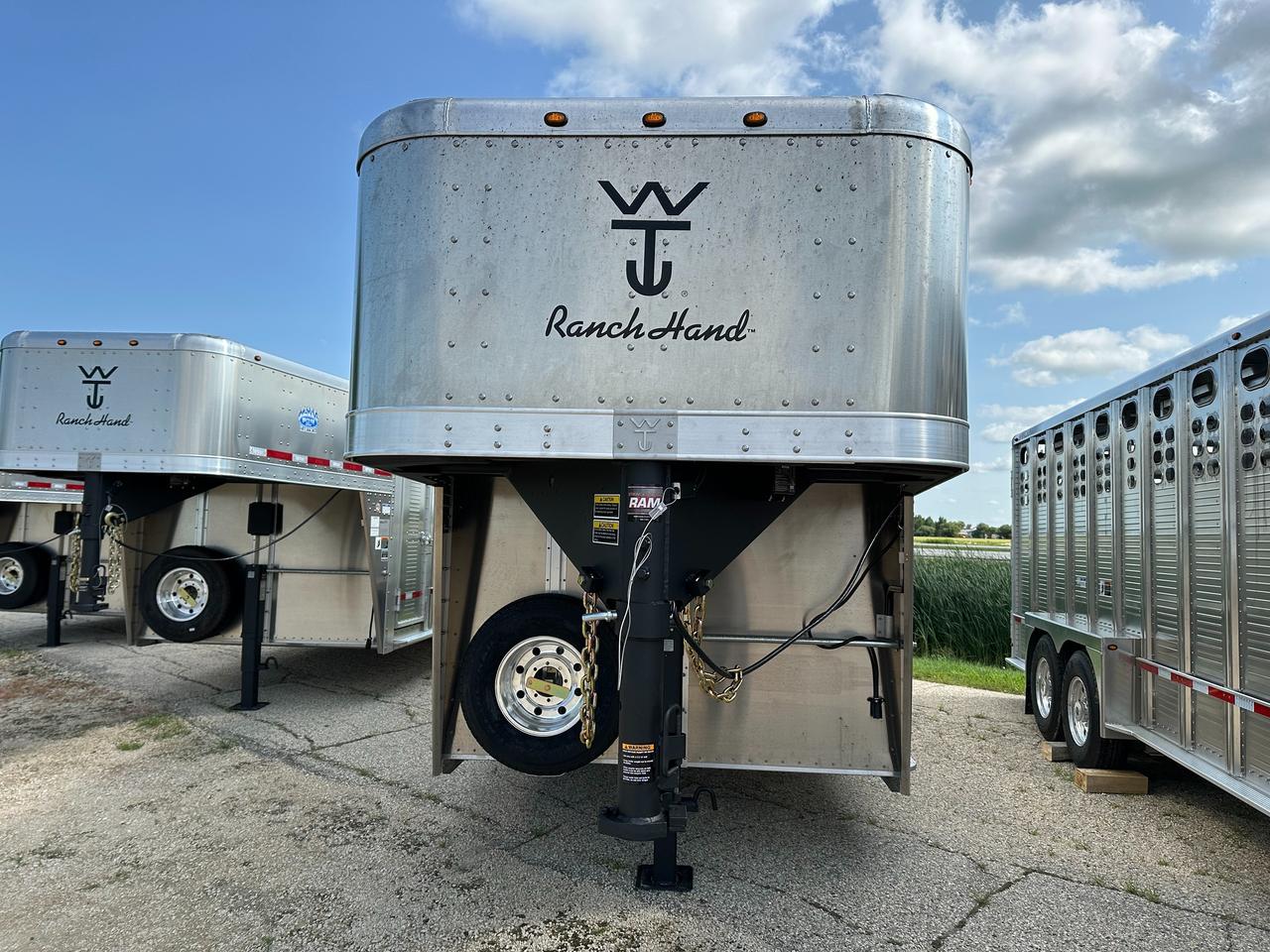 2027 Wilson Livestock 24' Wilson Ranch Hand Trailer Photo