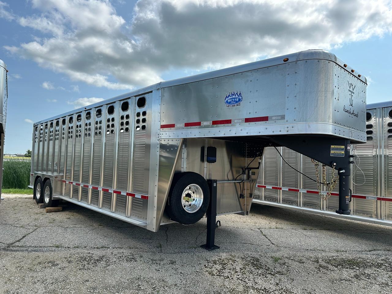 2027 Wilson Livestock 24' Wilson Ranch Hand Trailer Photo