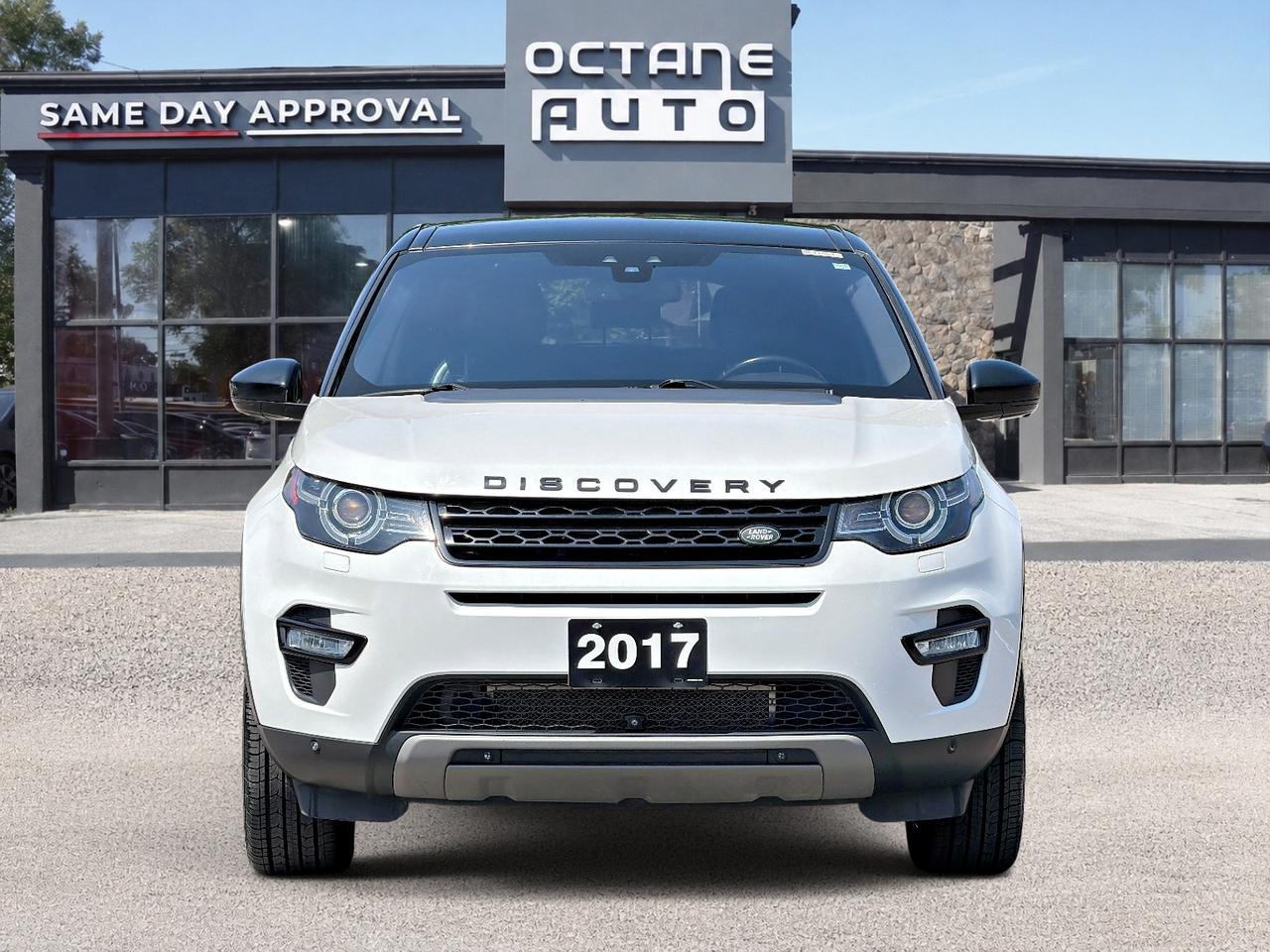 2017 Land Rover Discovery Sport HSE Photo