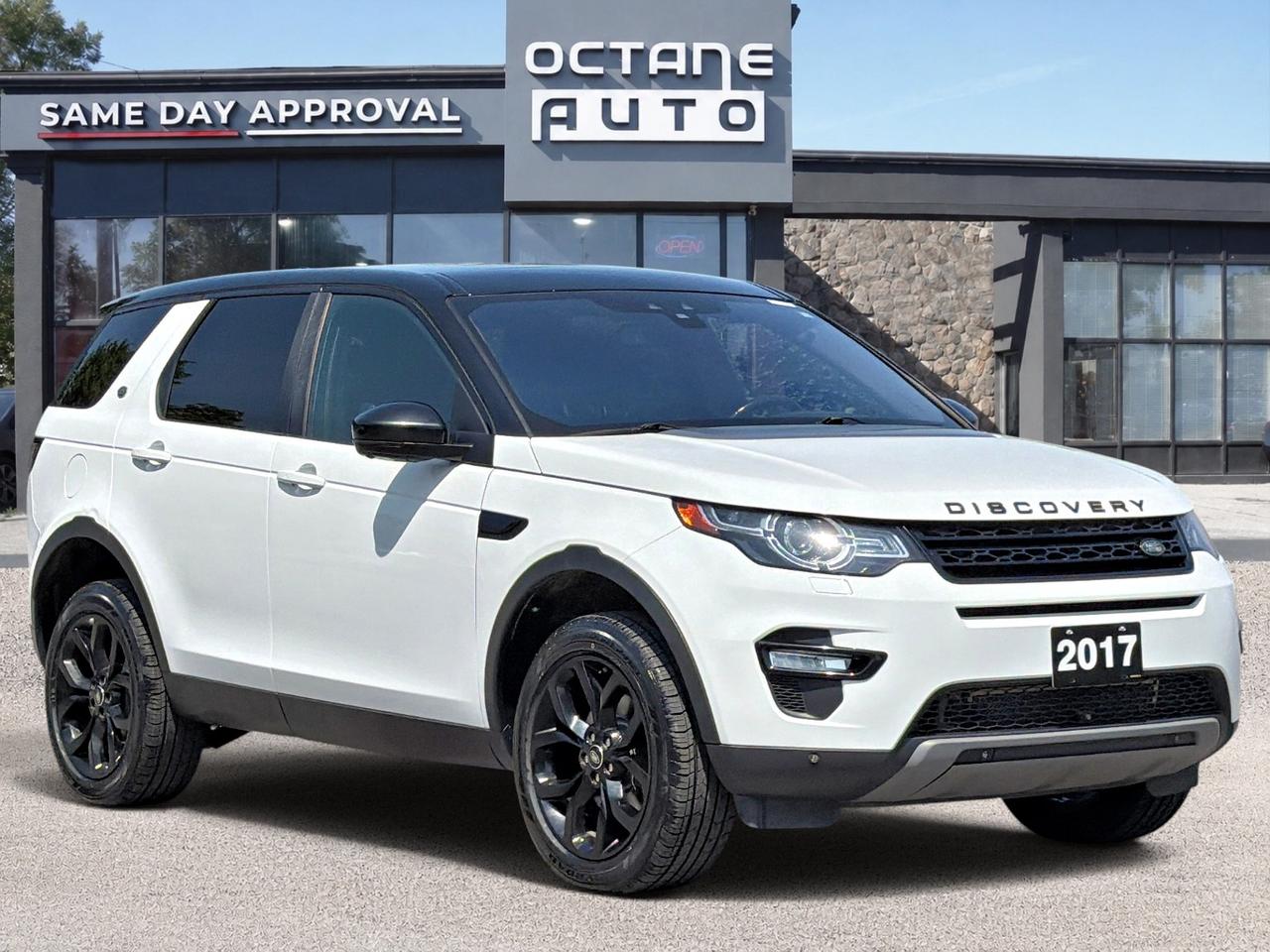 2017 Land Rover Discovery Sport HSE Photo