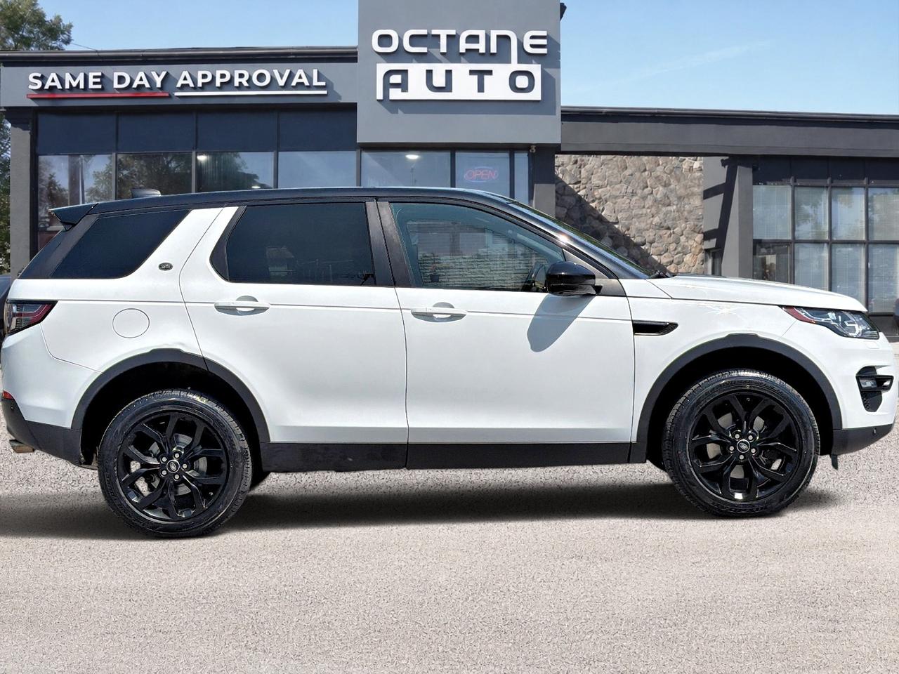 2017 Land Rover Discovery Sport HSE Photo3