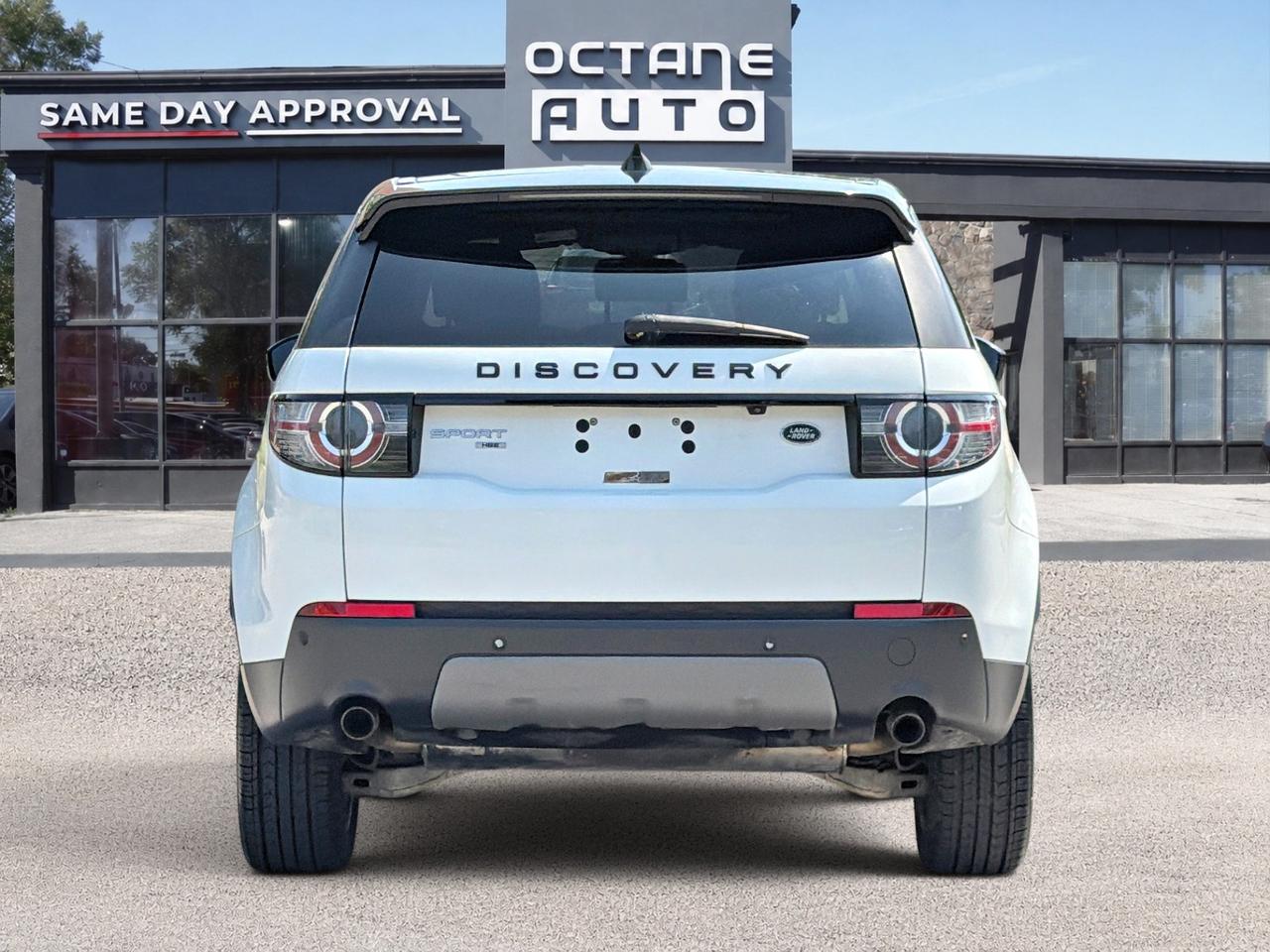 2017 Land Rover Discovery Sport HSE Photo