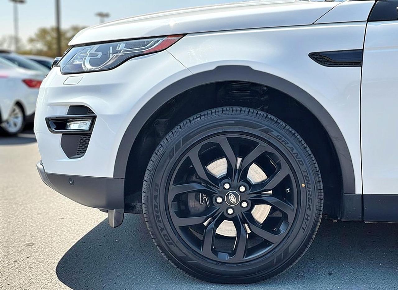 2017 Land Rover Discovery Sport HSE Photo