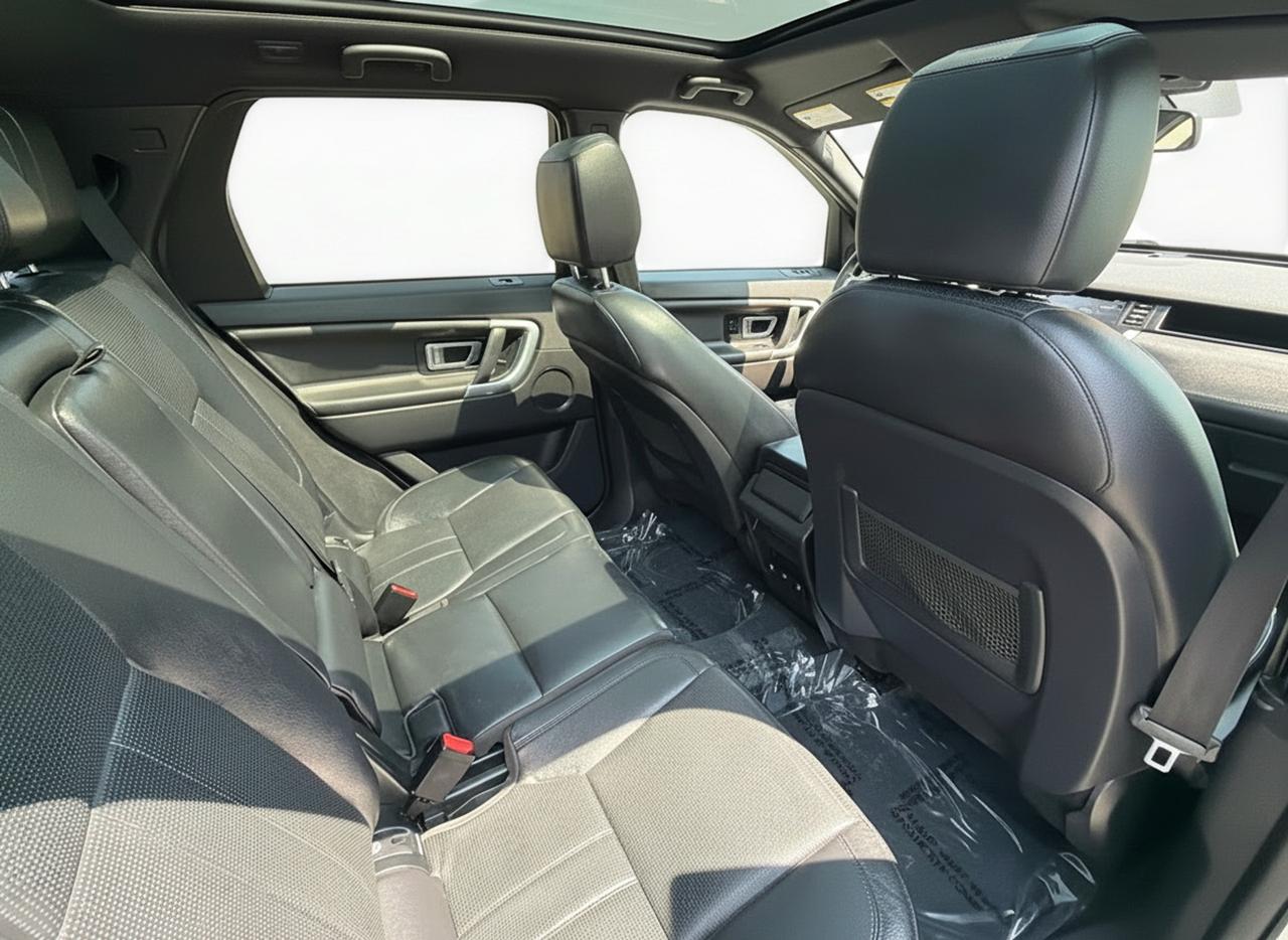 2017 Land Rover Discovery Sport HSE Photo